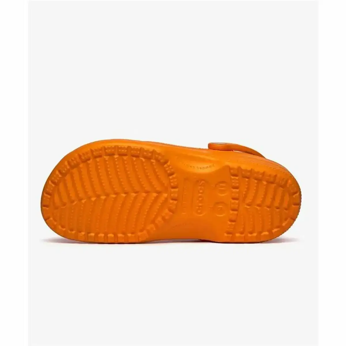 Sabots crocs classic orange adultes_4867. DIAYTAR COTE D'IVOIRE - Votre Passage Vers l'Excellence Shopping. Découvrez un catalogue en ligne qui offre une expérience d'achat exceptionnelle, avec des produits soigneusement sélectionnés pour satisfaire tous les goûts.