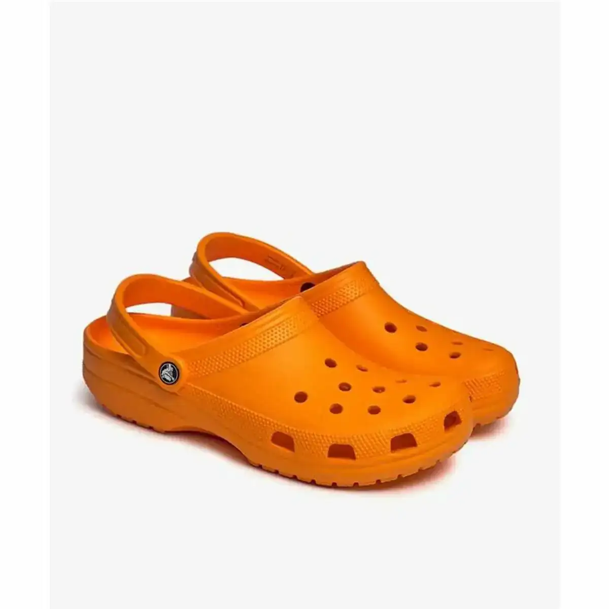 Sabots crocs classic orange adultes_9437. Bienvenue chez DIAYTAR COTE D'IVOIRE - Où Chaque Objet a son Histoire. Découvrez notre sélection méticuleuse et choisissez des articles qui racontent l'âme du Côte d'Ivoire.
