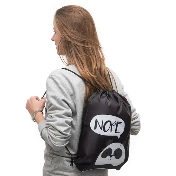 Sac a dos avec cordes ours panda_4630. DIAYTAR COTE D'IVOIRE - L'Art de Choisir, l'Art de S'émerveiller. Explorez notre boutique en ligne et choisissez des articles qui éveillent votre sens de l'émerveillement.