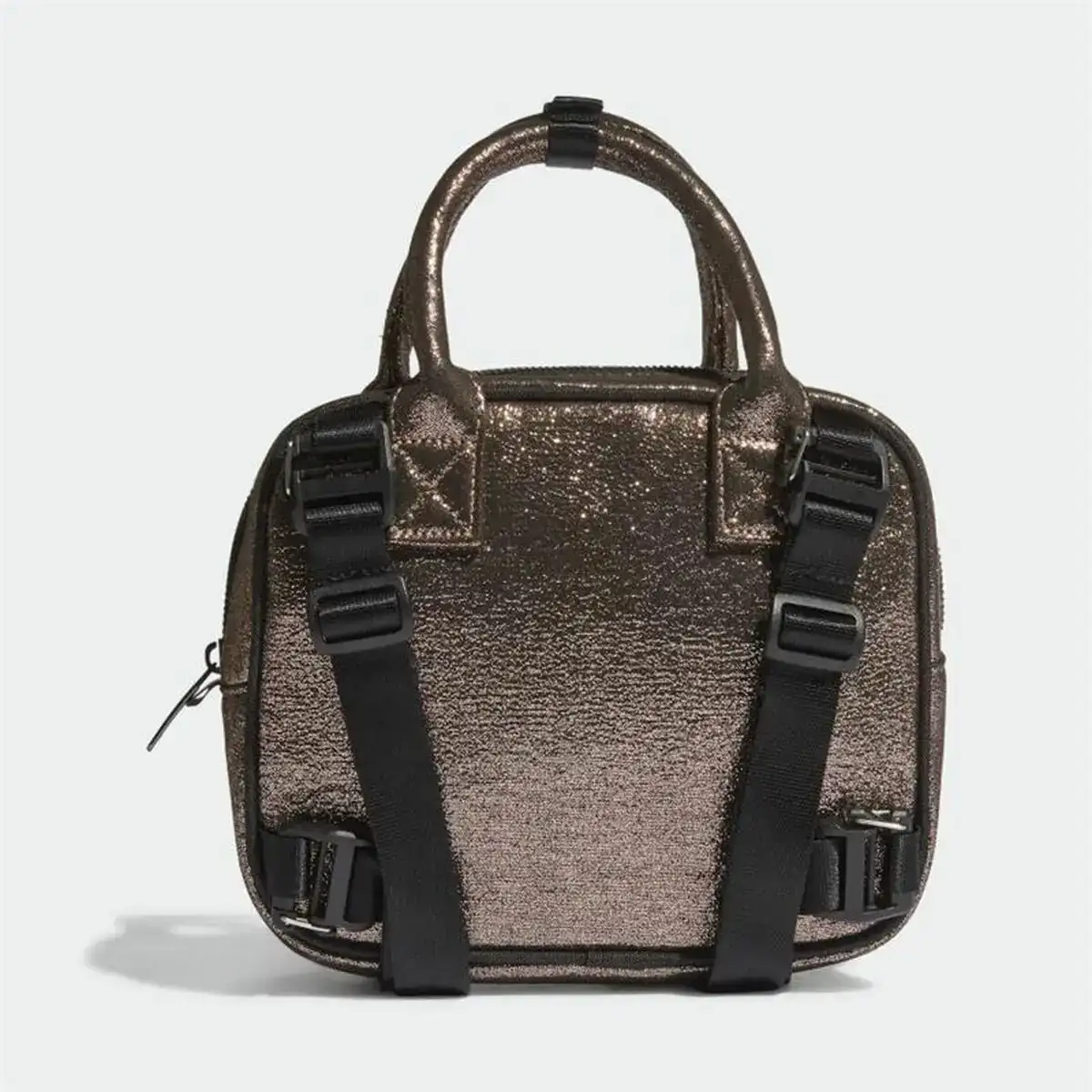 Sac a dos de sport adidas originals_4857. Bienvenue sur DIAYTAR COTE D'IVOIRE - Votre Galerie Shopping Personnalisée. Découvrez un monde de produits diversifiés qui expriment votre style unique et votre passion pour la qualité.