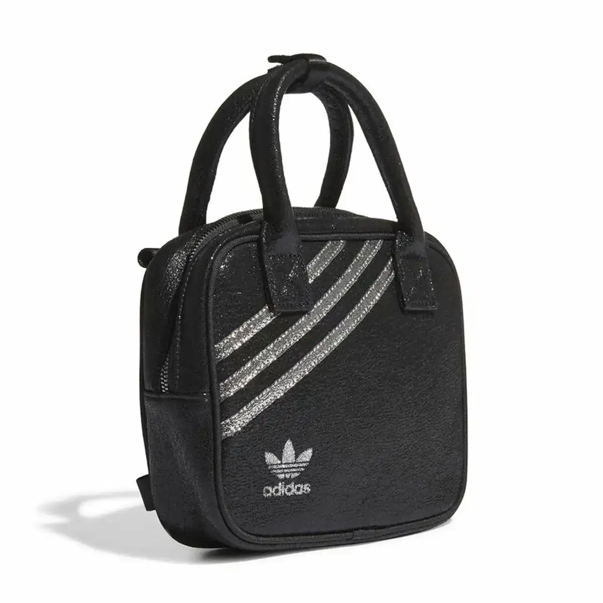 Sac a dos de sport adidas originals_6540. Bienvenue sur DIAYTAR COTE D'IVOIRE - Où le Shopping est une Affaire Personnelle. Découvrez notre sélection et choisissez des produits qui reflètent votre unicité et votre individualité.