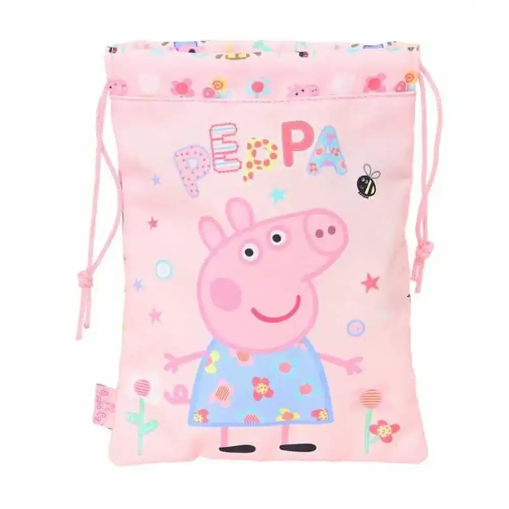 Sac a gouter peppa pig having fun sac 20 x 25 cm _8757. DIAYTAR COTE D'IVOIRE - Là où Chaque Produit Évoque une Émotion. Parcourez notre catalogue et choisissez des articles qui vous touchent et qui enrichissent votre expérience.