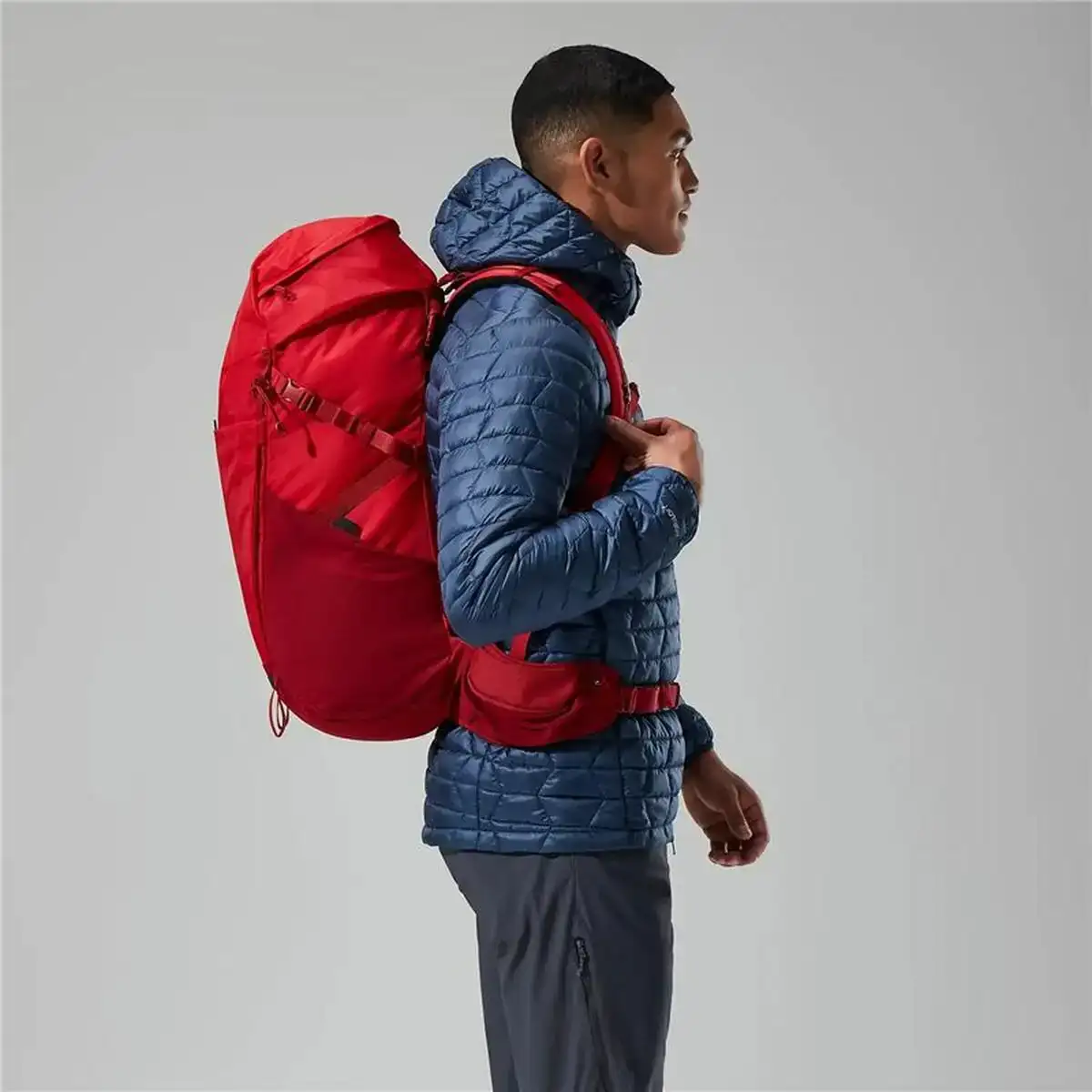 Sac polochon berghaus remote hike 35 rouge_4752. Plongez dans l'univers de Diaytar, la boutique en ligne numéro un au Sénégal. Notre plateforme généraliste vous offre une vaste sélection de produits, allant de la mode à la technologie, à des prix abordables. Découvrez une expérience shopping incomparable, où la qualité et la diversité se rejoignent. Faites-vous plaisir sans compromis sur votre budget chez Diaytar, votre destination shopping ultime.
Sac polochon berghaus remote hike 35 rouge_4752. Bienvenue sur DIAYTAR COTE D'IVOIRE - Là où le Shopping Devient une Aventure. Explorez notre catalogue et dénichez des trésors qui élargiront votre horizon shopping.