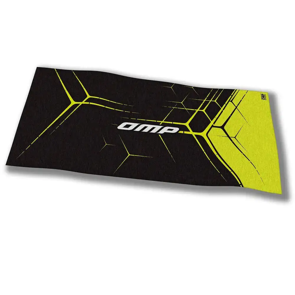 Serviette de plage omp noir jaune_5804. DIAYTAR COTE D'IVOIRE - Votre Destination Shopping de Confiance. Naviguez à travers notre boutique en ligne et profitez d'une sélection soigneusement choisie de produits qui répondent à toutes vos exigences.