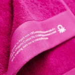 Serviette de toilette benetton organic be fuchsia 70 x 140 cm_4789. DIAYTAR COTE D'IVOIRE - Votre Passage Vers l'Excellence Shopping. Découvrez un catalogue en ligne qui offre une expérience d'achat exceptionnelle, avec des produits soigneusement sélectionnés pour satisfaire tous les goûts.