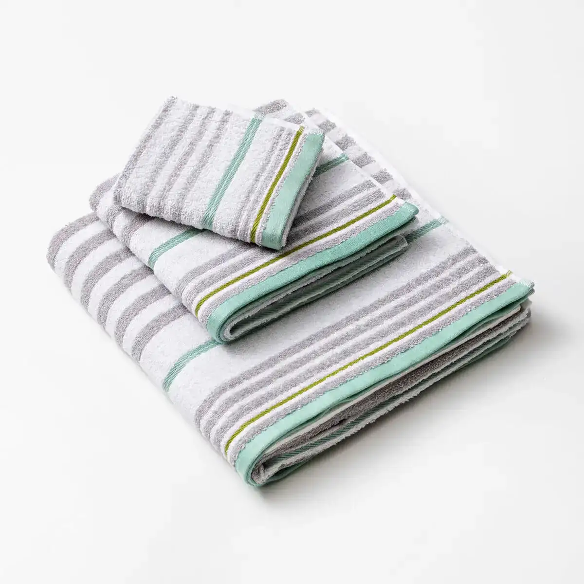 Serviette de toilette benetton rainbow multicouleur plastique 3 pcs _8747. DIAYTAR COTE D'IVOIRE - Votre Destination pour un Shopping Inoubliable. Naviguez à travers notre catalogue et choisissez des produits qui vous marquent par leur originalité.