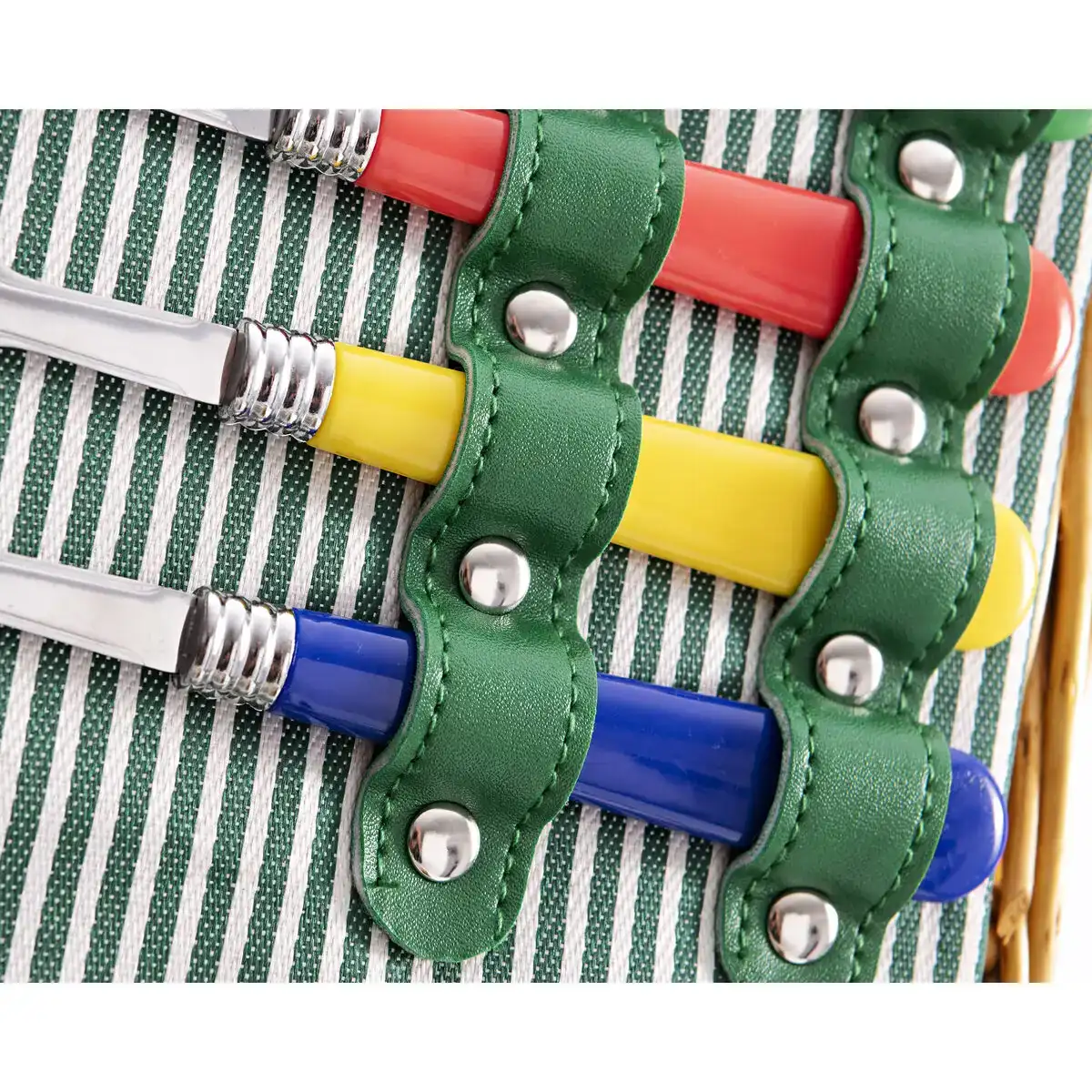 Set de pique nique benetton rainbow be 21 pieces_2890. DIAYTAR COTE D'IVOIRE - Là où Chaque Produit Est une Trouvaille. Parcourez notre catalogue diversifié et découvrez des articles qui enrichiront votre quotidien, du pratique à l'insolite.