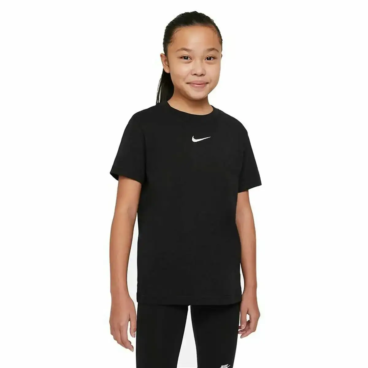 Shirt a manches courtes enfant nike sportswear noir_7411. DIAYTAR COTE D'IVOIRE - Votre Destination pour un Shopping Inégalé. Naviguez à travers notre sélection minutieuse pour trouver des produits qui répondent à tous vos besoins.