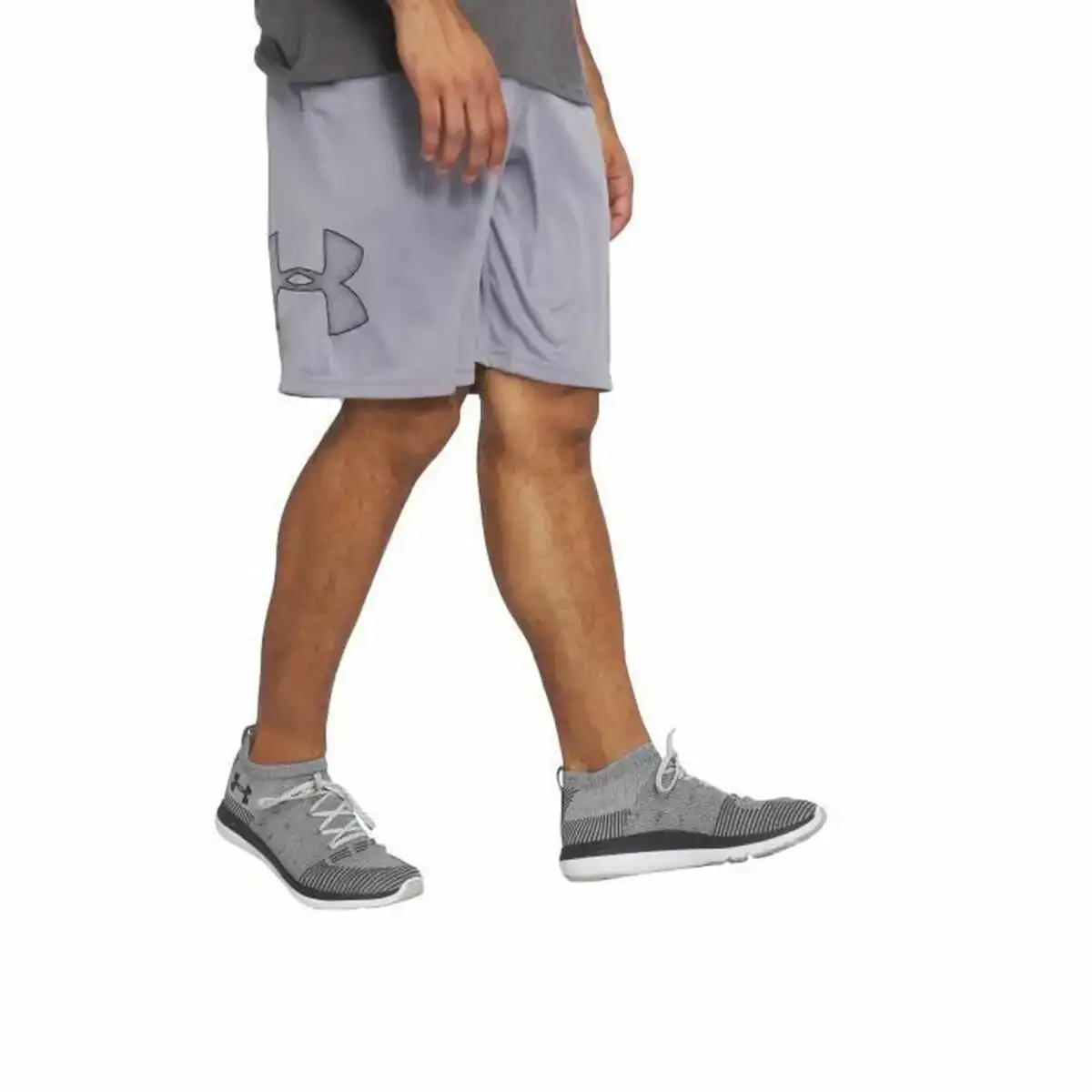 Short de sport under armour gris_4019. DIAYTAR COTE D'IVOIRE - Votre Marché Virtuel au Côte d'Ivoire. Parcourez notre boutique en ligne pour trouver des trésors cachés, des articles indispensables du quotidien aux joyaux artistiques.