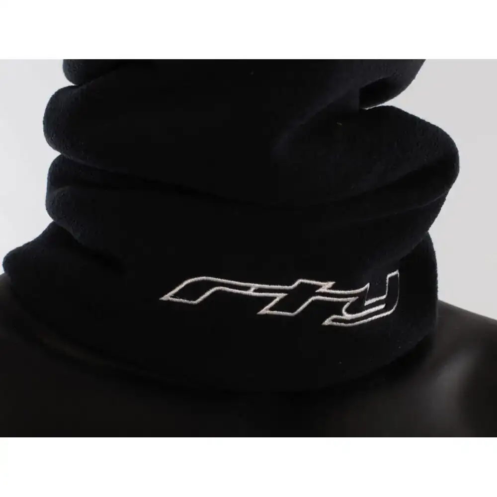 Snood polaire rty 614602 marin_9018. DIAYTAR COTE D'IVOIRE - Où l'Élégance Rencontre l'Authenticité. Naviguez à travers notre boutique en ligne et choisissez des produits qui incarnent le style et la tradition du Côte d'Ivoire.
