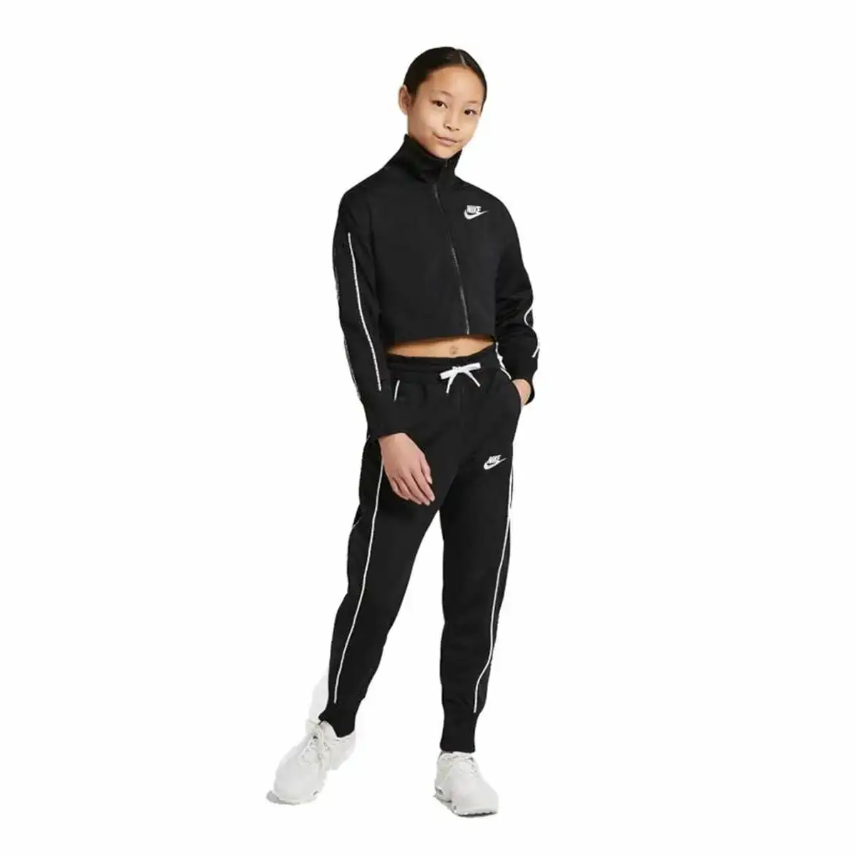Survetement enfant nike sportswear noir_4697. DIAYTAR COTE D'IVOIRE - Votre Destination Shopping Éthique. Parcourez notre gamme et choisissez des articles qui respectent l'environnement et les communautés locales.