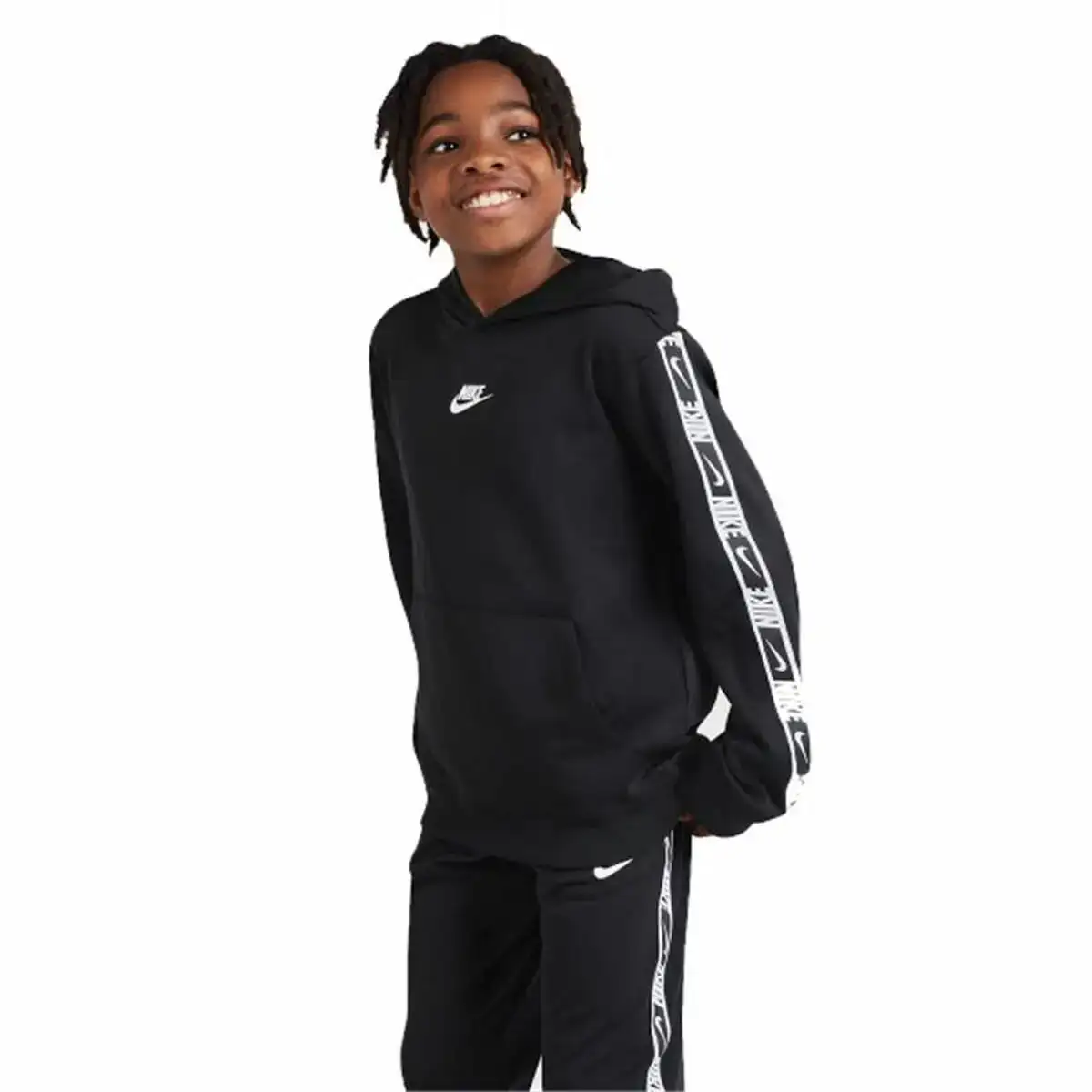 Sweat a capuche enfant nike repeat noir_7866. DIAYTAR COTE D'IVOIRE - Là où Choisir est une Célébration de l'Artisanat. Explorez notre gamme variée et choisissez des produits qui incarnent la tradition et le talent des artisans du Côte d'Ivoire.