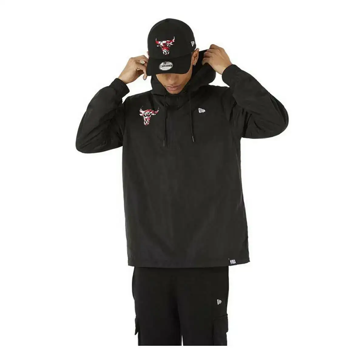 Sweat a capuche homme new era chicago bulls noir_2920. DIAYTAR COTE D'IVOIRE - Où Choisir est un Acte de Création. Naviguez à travers notre plateforme et choisissez des produits qui complètent votre histoire personnelle.