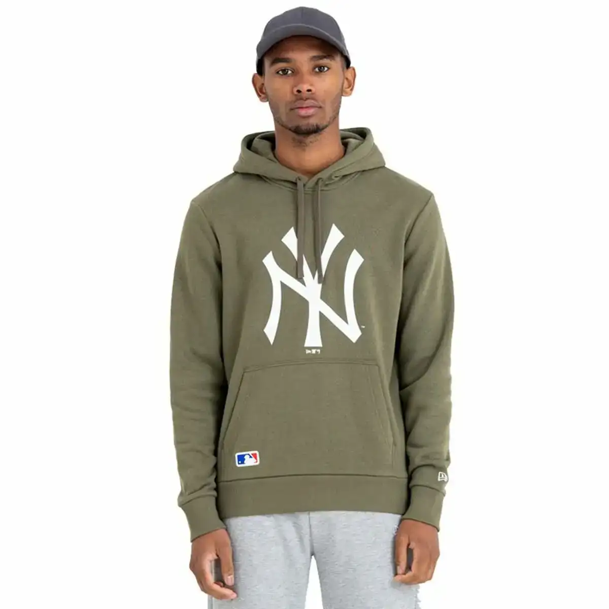 Sweat a capuche homme new era logo team nyy vert_2269. DIAYTAR COTE D'IVOIRE - L'Équilibre Parfait entre Tradition et Modernité. Explorez notre collection pour trouver des produits qui incarnent la culture et la contemporanéité du Côte d'Ivoire.