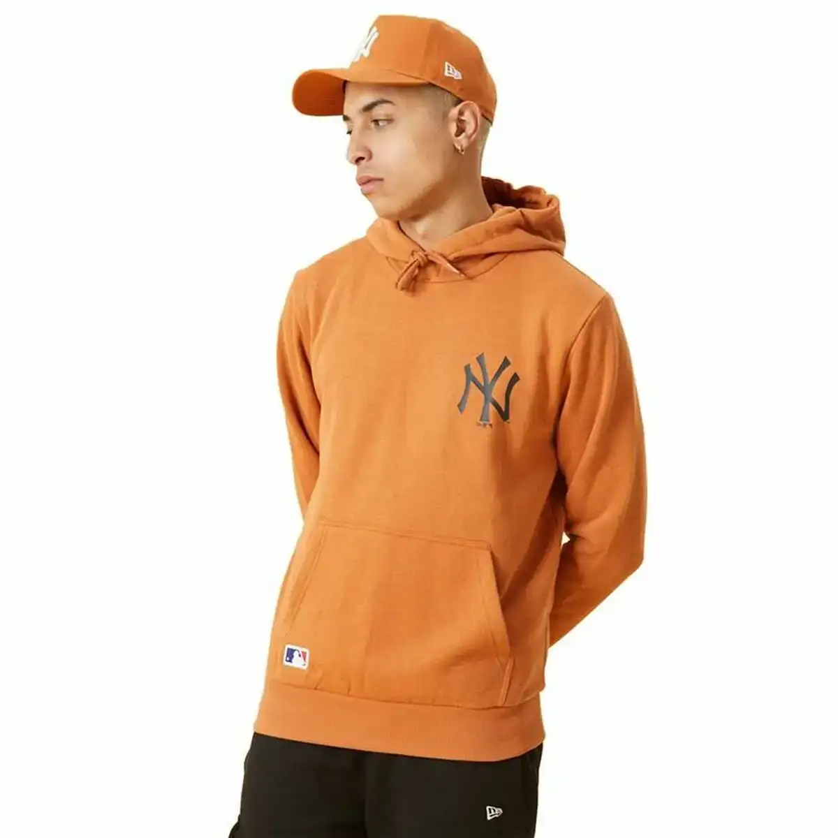 Sweat a capuche homme new era mlb new york yankees marron_7753. DIAYTAR COTE D'IVOIRE - Où Chaque Produit est une Promesse de Qualité. Explorez notre boutique en ligne et choisissez des produits qui répondent à vos exigences élevées.