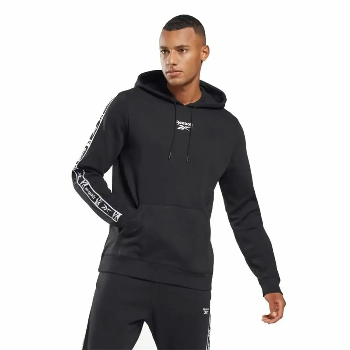 Sweat a capuche homme reebok ri tape oth noir_8869. DIAYTAR COTE D'IVOIRE - Votre Portail vers l'Extraordinaire. Parcourez nos collections et découvrez des produits qui vous emmènent au-delà de l'ordinaire, créant une expérience de shopping mémorable.