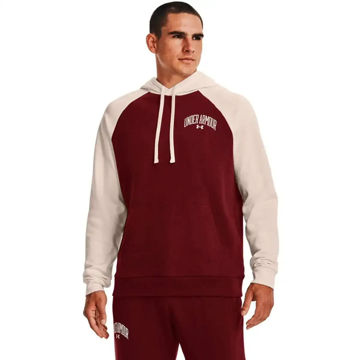 Sweat a capuche homme under armour rouge fonce_4511. DIAYTAR COTE D'IVOIRE - Votre Passage vers la Découverte. Explorez notre boutique en ligne pour trouver des trésors qui vous attendent, du traditionnel à l'avant-garde.