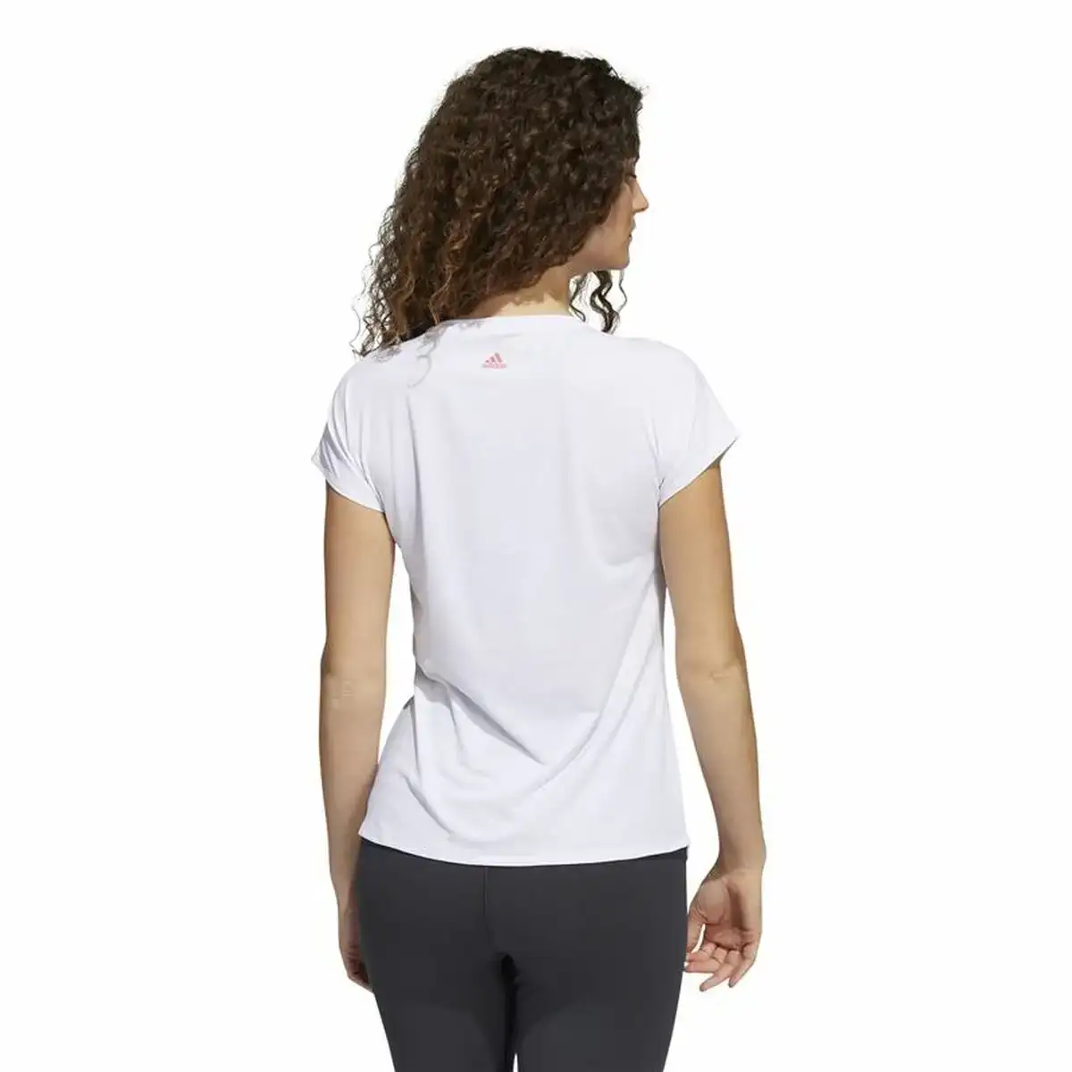 T shirt a manches courtes femme adidas training 3b blanc_6403. DIAYTAR COTE D'IVOIRE - L'Art de Magasiner sans Frontières. Parcourez notre vaste sélection d'articles et trouvez tout ce dont vous avez besoin, du chic à l'authentique, du moderne au traditionnel.