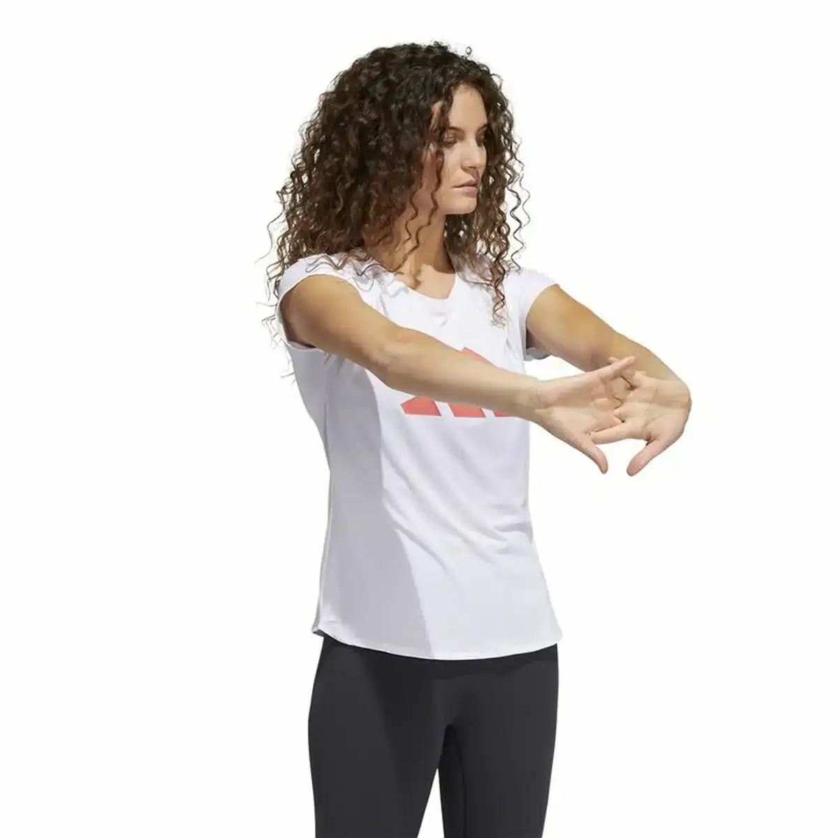 T shirt a manches courtes femme adidas training 3b blanc_7008. DIAYTAR COTE D'IVOIRE - Un Monde de Possibilités à Portée de Clic. Parcourez notre site web pour découvrir des sélections infinies, de l'épicerie aux bijoux, et vivez une expérience d'achat sans pareil.