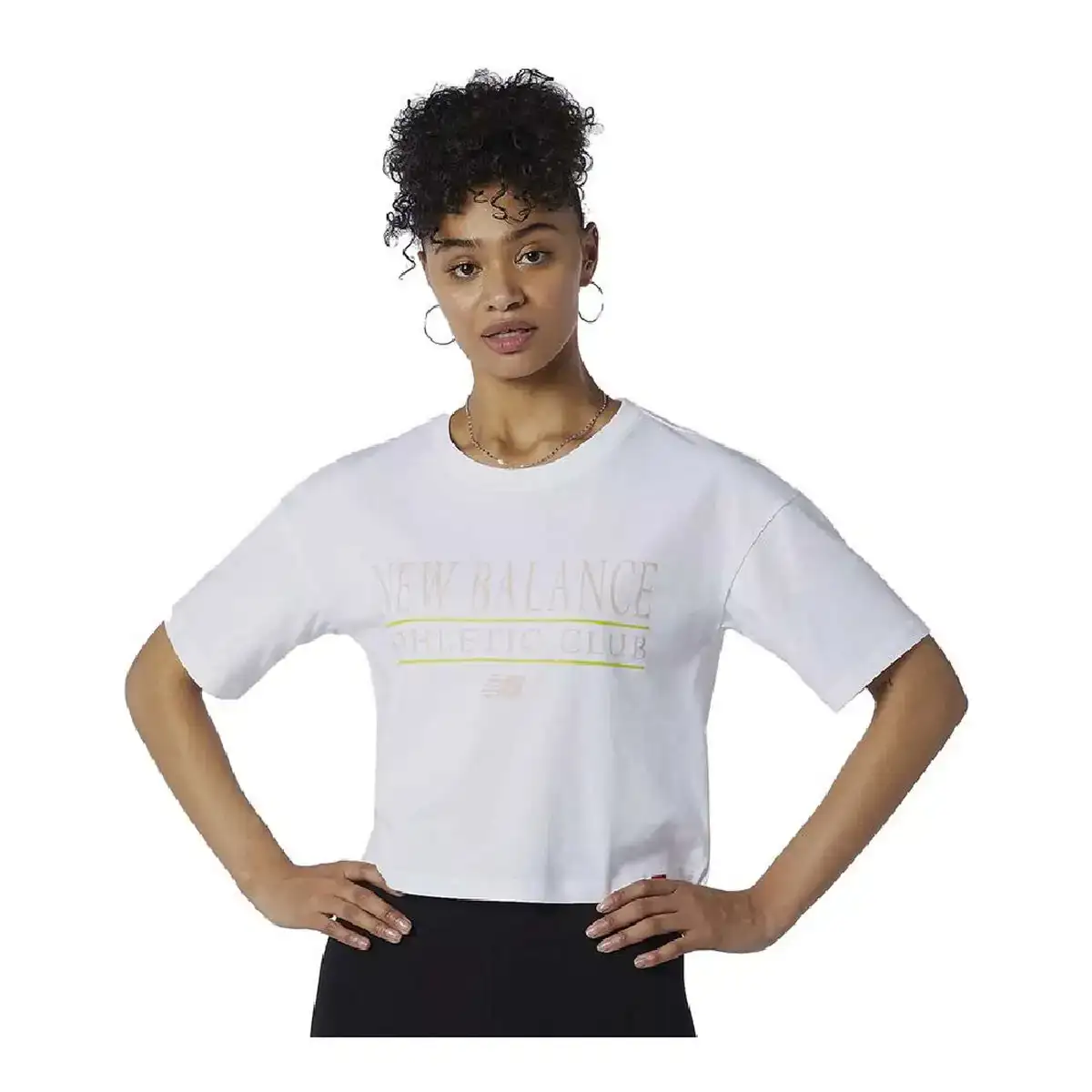 T shirt a manches courtes femme new balance essentials athletic club boxy blanc_1710. Bienvenue chez DIAYTAR COTE D'IVOIRE - Où Choisir est un Voyage. Plongez dans notre plateforme en ligne pour trouver des produits qui ajoutent de la couleur et de la texture à votre quotidien.