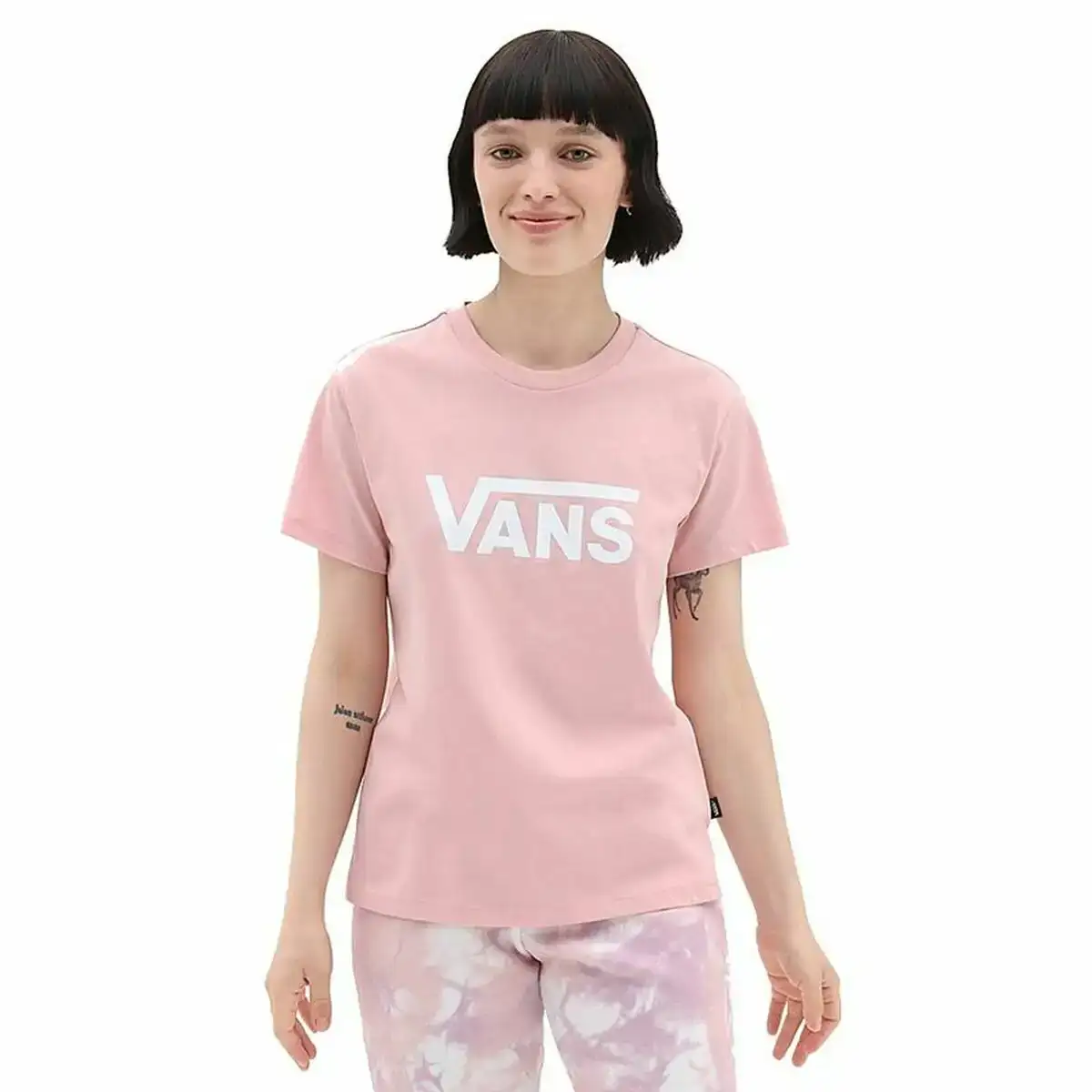 T shirt a manches courtes femme vans drop v _9313. Entrez dans l'Univers de DIAYTAR COTE D'IVOIRE - Où l'Innovation Rencontre la Tradition. Explorez notre sélection de produits modernes et traditionnels qui incarnent l'esprit dynamique du Côte d'Ivoire.