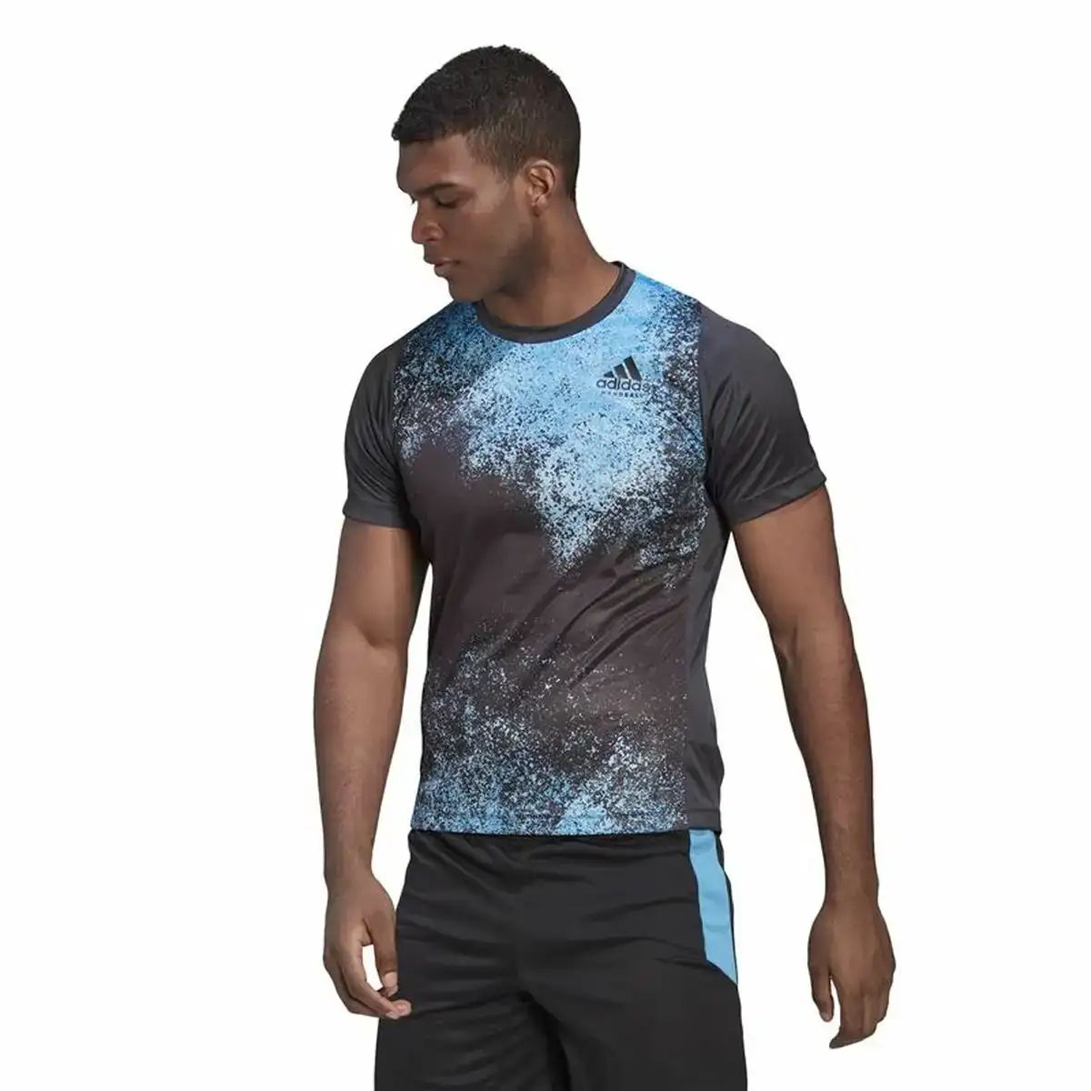 T shirt a manches courtes homme adidas noir_6505. DIAYTAR COTE D'IVOIRE - Où l'Élégance Rencontré l'Accessibilité. Parcourez notre catalogue et trouvez des produits qui apportent une touche de sophistication à votre vie quotidienne sans compromettre votre budget.