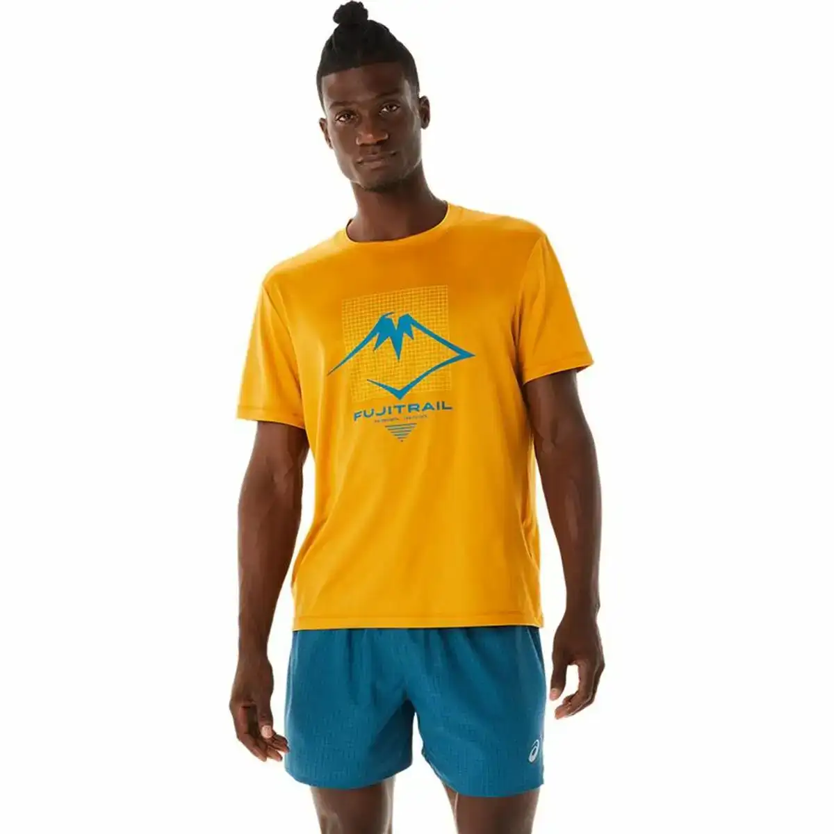 T shirt a manches courtes homme asics fujitrail logo orange_2567. Entrez dans l'Univers de DIAYTAR COTE D'IVOIRE - Où le Choix Rencontre l'Authenticité. Explorez nos rayons virtuels et trouvez des produits qui incarnent la richesse de notre culture.