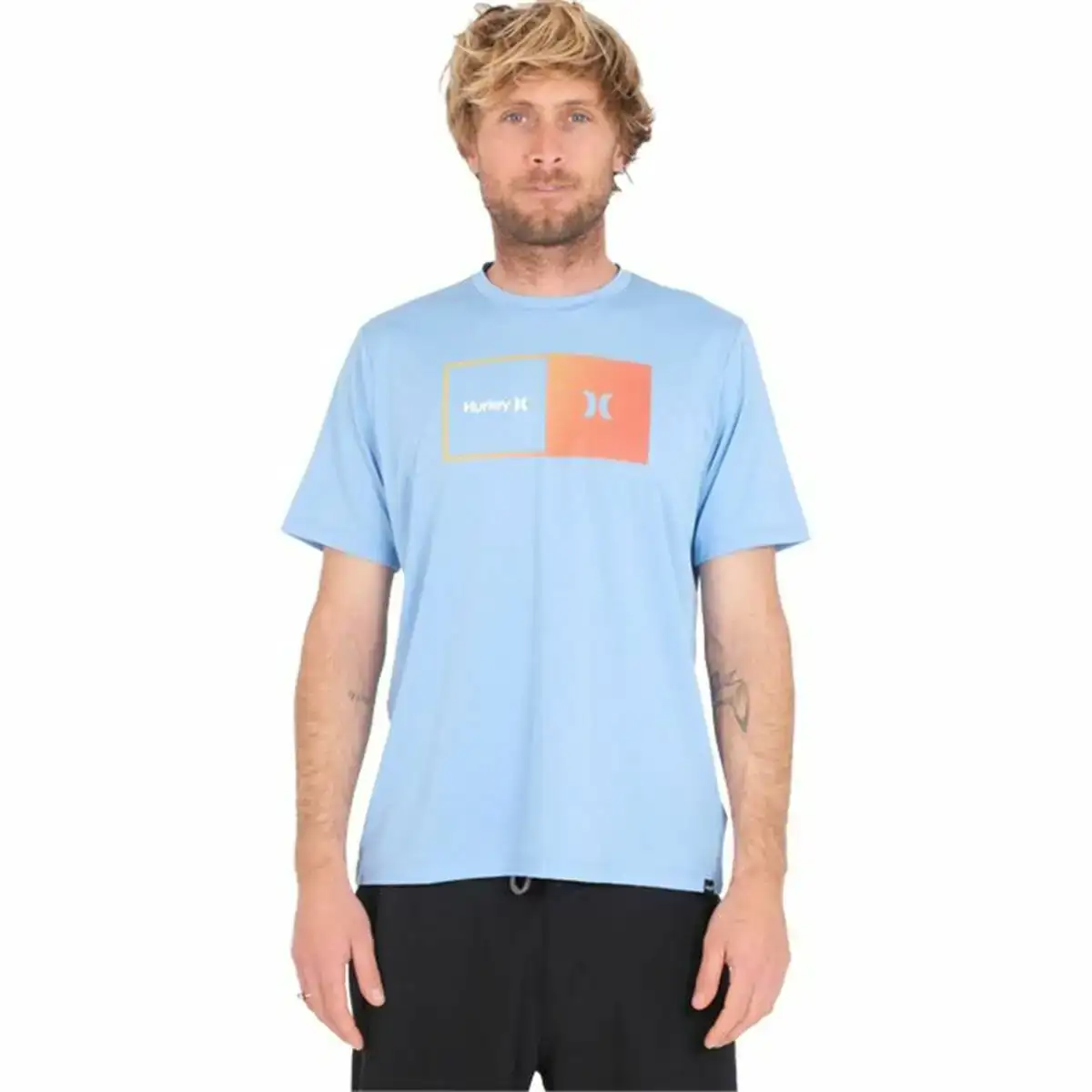 T shirt a manches courtes homme hurley halfer gradient upf bleu_3379. DIAYTAR COTE D'IVOIRE - Votre Portail Vers l'Exclusivité. Explorez notre boutique en ligne pour découvrir des produits uniques et raffinés, conçus pour ceux qui recherchent l'excellence.