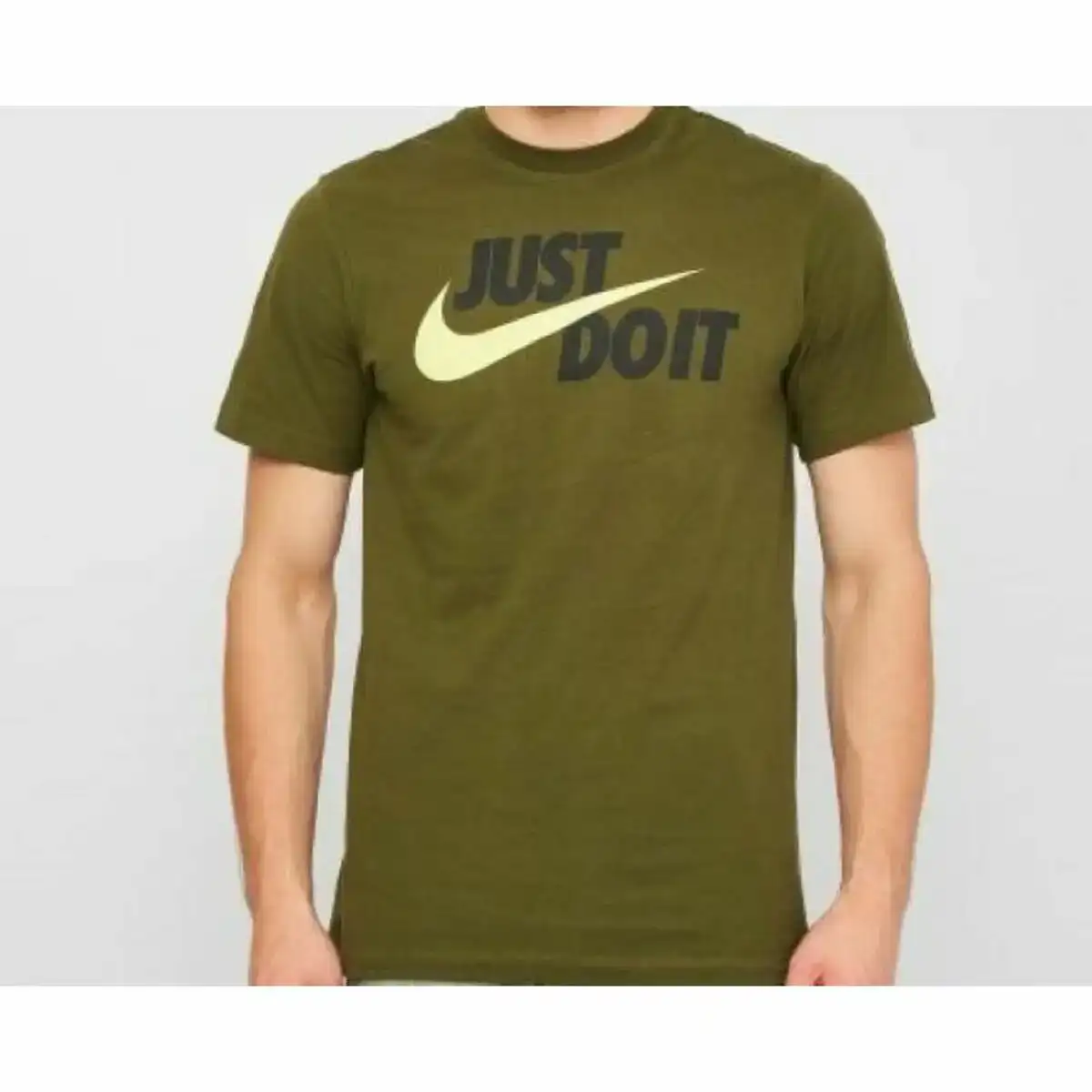 T shirt a manches courtes homme nike ar5006 327 vert_2889. Bienvenue chez DIAYTAR COTE D'IVOIRE - Où Chaque Achat Fait une Différence. Découvrez notre gamme de produits qui reflètent l'engagement envers la qualité et le respect de l'environnement.
