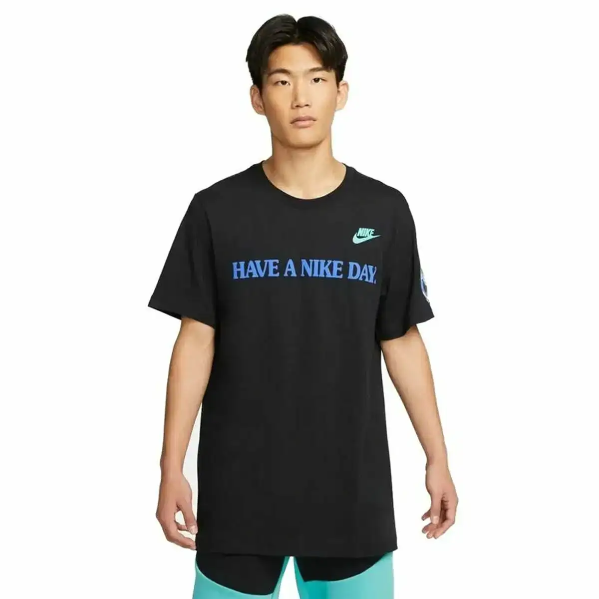 T shirt a manches courtes homme nike sportswear noir_5407. DIAYTAR COTE D'IVOIRE - Votre Destination Shopping pour Tous. Parcourez notre boutique en ligne et découvrez une variété de produits pour satisfaire tous vos besoins et désirs.