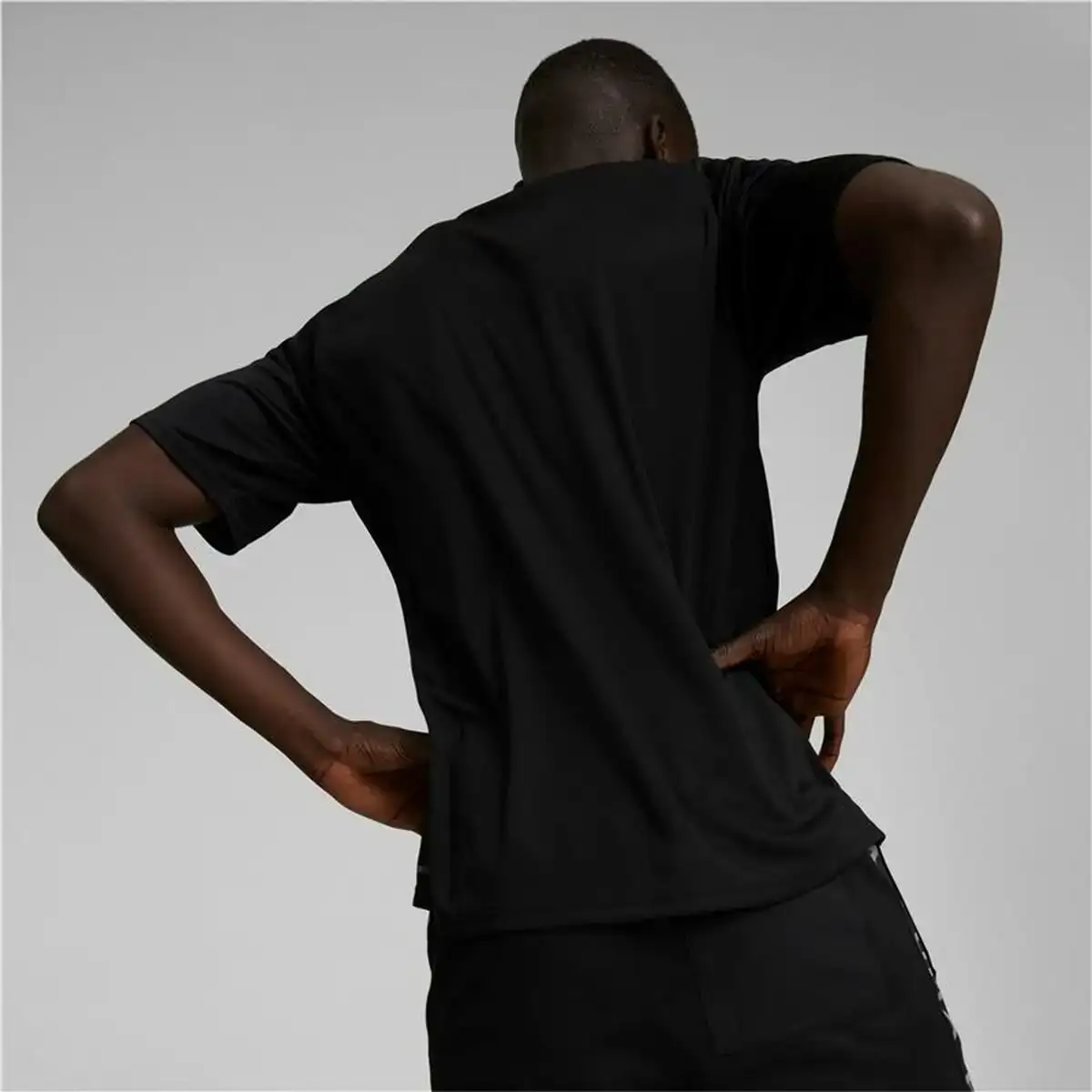 T shirt a manches courtes homme puma fit noir homme_7266. Bienvenue chez DIAYTAR COTE D'IVOIRE - Où l'Authenticité Rencontre l'Accessibilité. Explorez notre sélection abordable et découvrez des articles qui incarnent l'essence du Côte d'Ivoire.