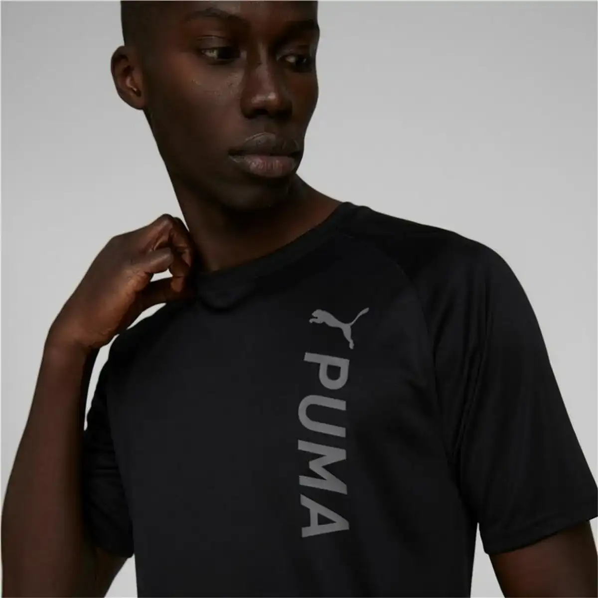 T shirt a manches courtes homme puma fit noir homme_8469. Bienvenue chez DIAYTAR COTE D'IVOIRE - Où Chaque Objet a son Histoire. Découvrez notre sélection méticuleuse et choisissez des articles qui racontent l'âme du Côte d'Ivoire.