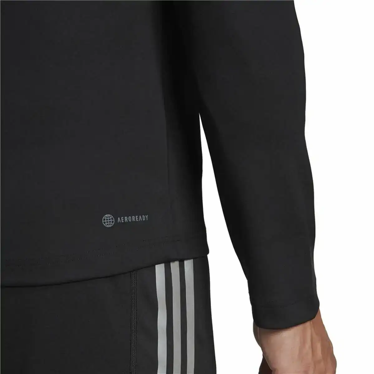 T shirt a manches longues homme adidas 1 4 zip noir_9820. Entrez dans l'Univers de DIAYTAR COTE D'IVOIRE - Où Choisir est un Plaisir. Explorez notre gamme variée et trouvez des articles qui parlent à votre cœur et à votre style.