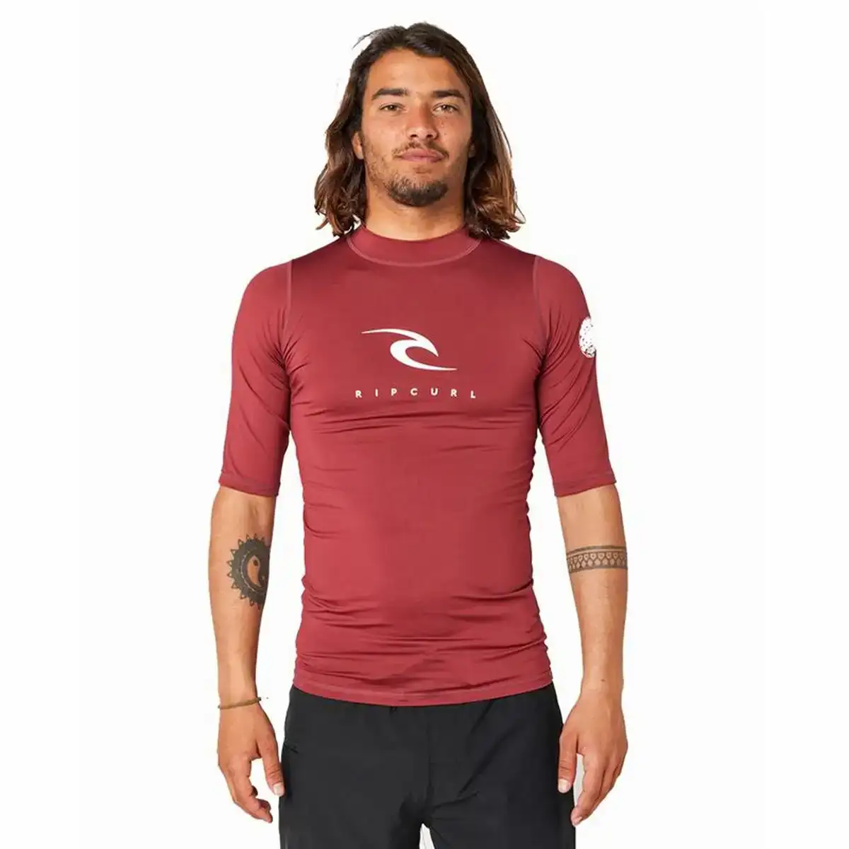 T shirt de bain rip curl corps rouge_3371. Bienvenue sur DIAYTAR COTE D'IVOIRE - Où l'Authenticité Rencontre le Confort. Plongez dans notre univers de produits qui allient tradition et commodité pour répondre à vos besoins.
