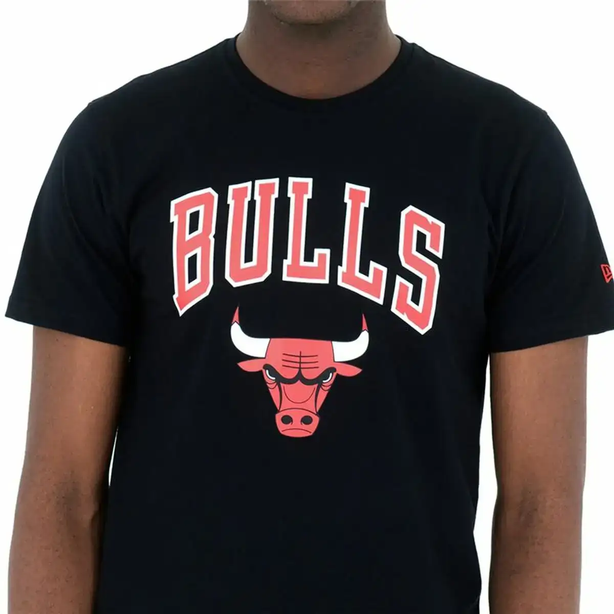 T shirt de basket new era team logo chicago bulls noir_2639. DIAYTAR COTE D'IVOIRE - Votre Boutique en Ligne, Votre Histoire. Explorez notre sélection et découvrez des produits qui reflètent votre parcours et vos aspirations, un achat à la fois.