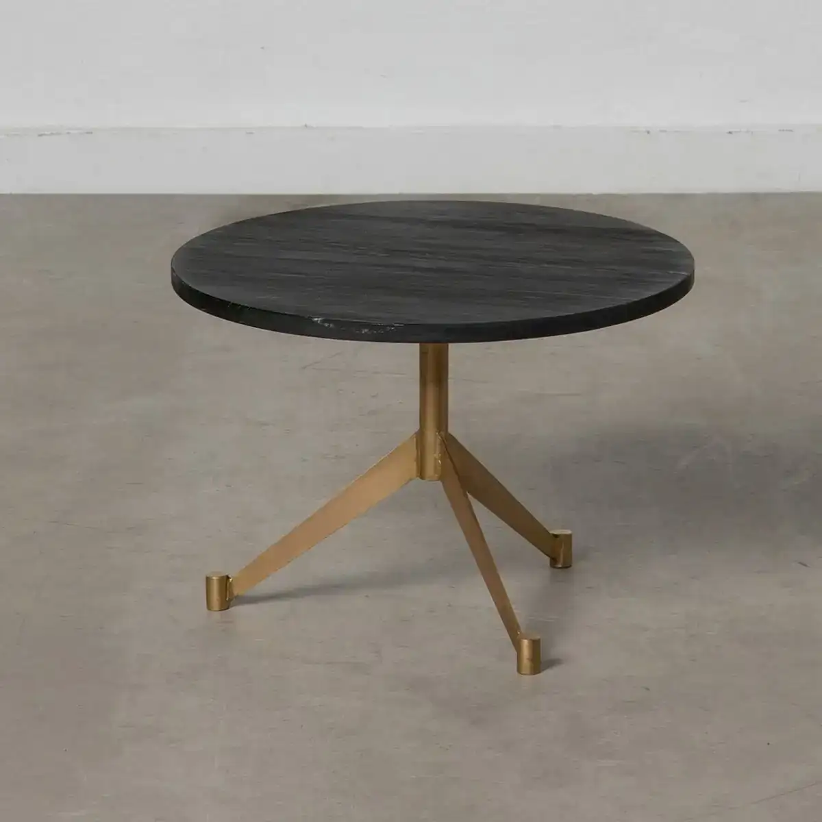 Table basse 45 x 45 x 31 cm marbre fer_6059. DIAYTAR COTE D'IVOIRE - Là où la Qualité est Non Négociable. Parcourez notre boutique en ligne pour découvrir des produits qui incarnent le raffinement et l'excellence du Côte d'Ivoire.