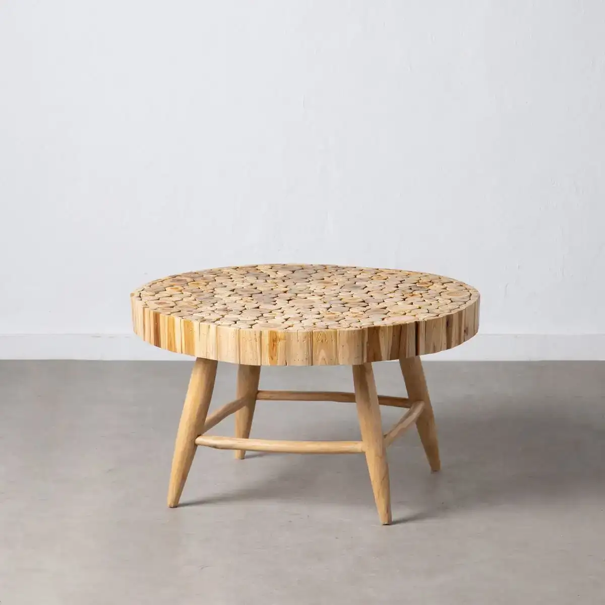 Table basse 80 x 80 x 45 cm bois de teck_7155. DIAYTAR COTE D'IVOIRE - Là où Choisir est un Acte d'Amour pour le Côte d'Ivoire. Explorez notre gamme et choisissez des produits qui célèbrent la culture et l'artisanat du pays.
