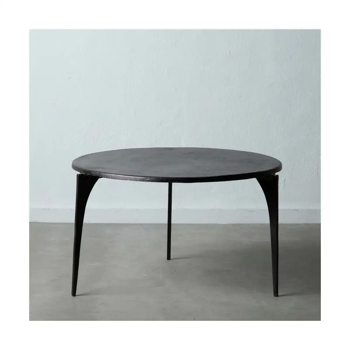 Table basse 83 x 83 x 47 cm aluminium_3736. DIAYTAR COTE D'IVOIRE - Votre Marché Virtuel au Côte d'Ivoire. Parcourez notre boutique en ligne pour trouver des trésors cachés, des articles indispensables du quotidien aux joyaux artistiques.