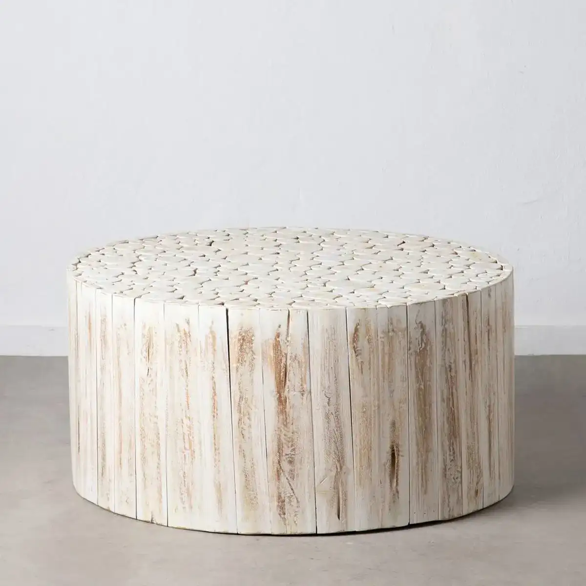 Table basse akar bois de teck 90 x 90 x 45 cm_3824. DIAYTAR COTE D'IVOIRE - L'Art de Choisir, l'Art de S'émerveiller. Explorez notre gamme de produits et laissez-vous émerveiller par des créations authentiques et des designs modernes.