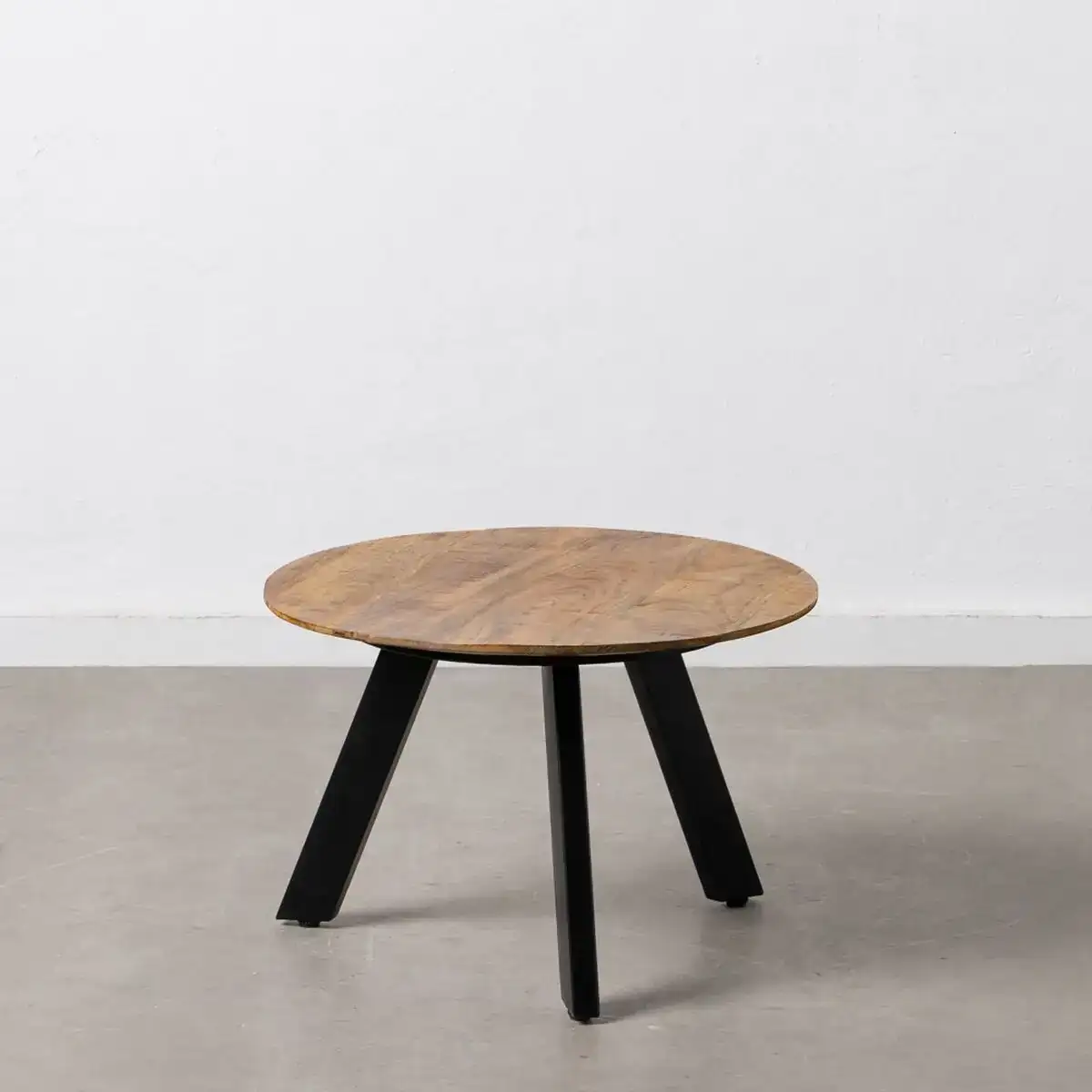 Table basse bois fer 60 x 60 x 40 cm_6876. DIAYTAR COTE D'IVOIRE - Où la Qualité et la Diversité Fusionnent. Explorez notre boutique en ligne pour découvrir une gamme variée de produits qui incarnent l'excellence et l'authenticité.