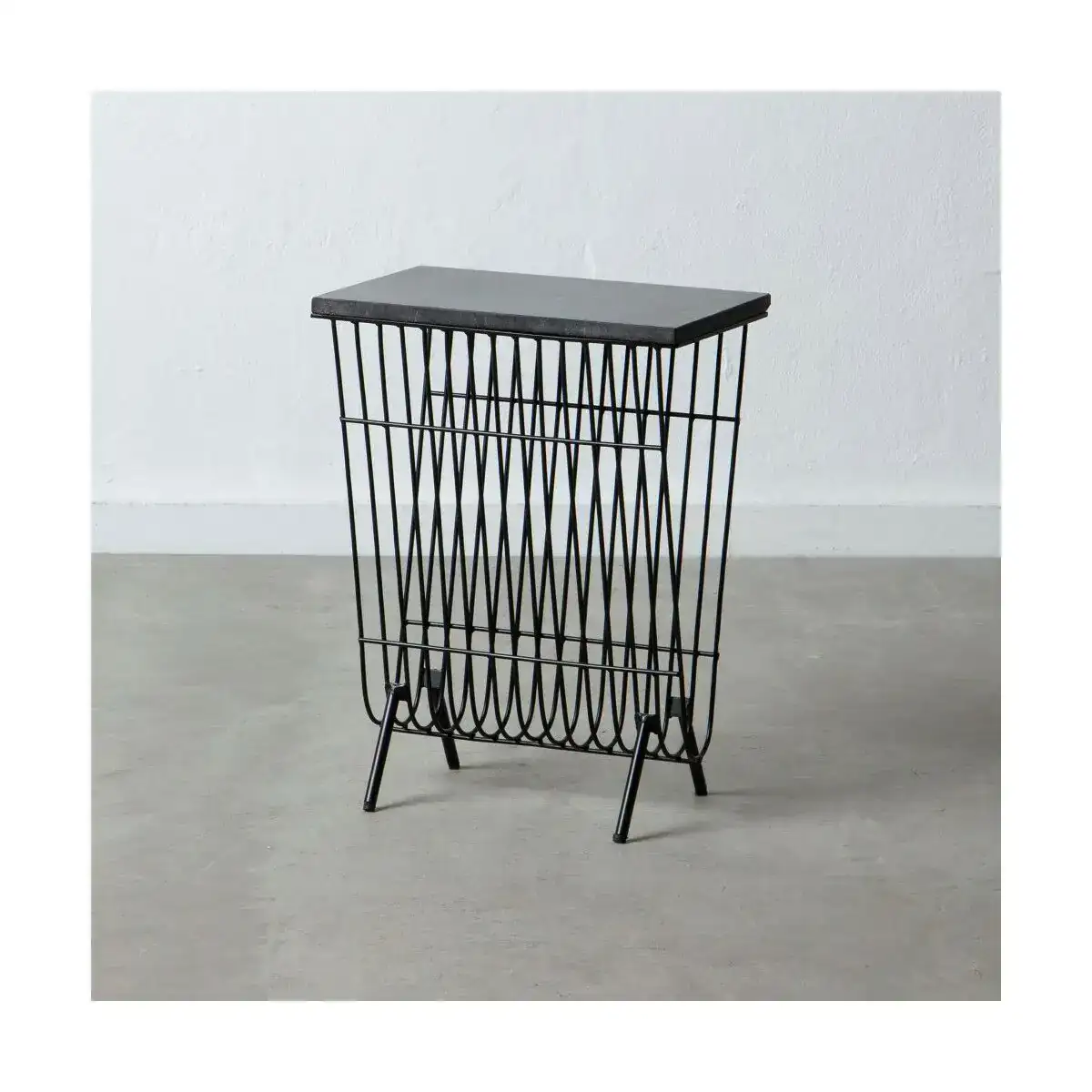 Table d appoint 40 x 25 x 53 cm noir marbre fer_9865. Entrez dans l'Univers de DIAYTAR COTE D'IVOIRE - Où l'Élégance Rencontre la Tradition. Explorez notre gamme variée et trouvez des articles qui ajoutent une touche de sophistication à votre vie.