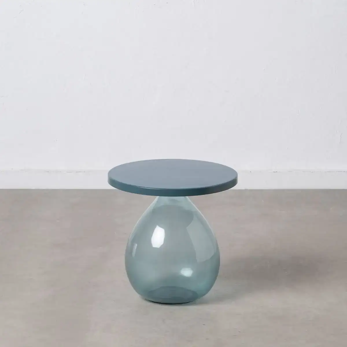 Table d appoint 40 x 40 x 39 7 cm verre bleu metal_4689. DIAYTAR COTE D'IVOIRE - L'Art de Vivre l'Excellence au Quotidien. Explorez notre gamme et choisissez des produits qui ajoutent une note de prestige à votre vie.