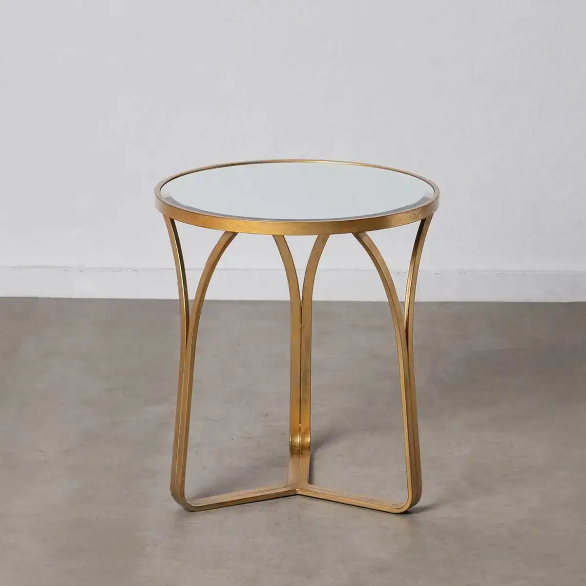 Table d appoint 53 5 x 53 5 x 59 cm verre dore metal_1978. DIAYTAR COTE D'IVOIRE - Où Choisir est une Célébration de l'Artisanat. Explorez notre boutique en ligne et choisissez des articles qui incarnent l'art et le savoir-faire du Côte d'Ivoire.