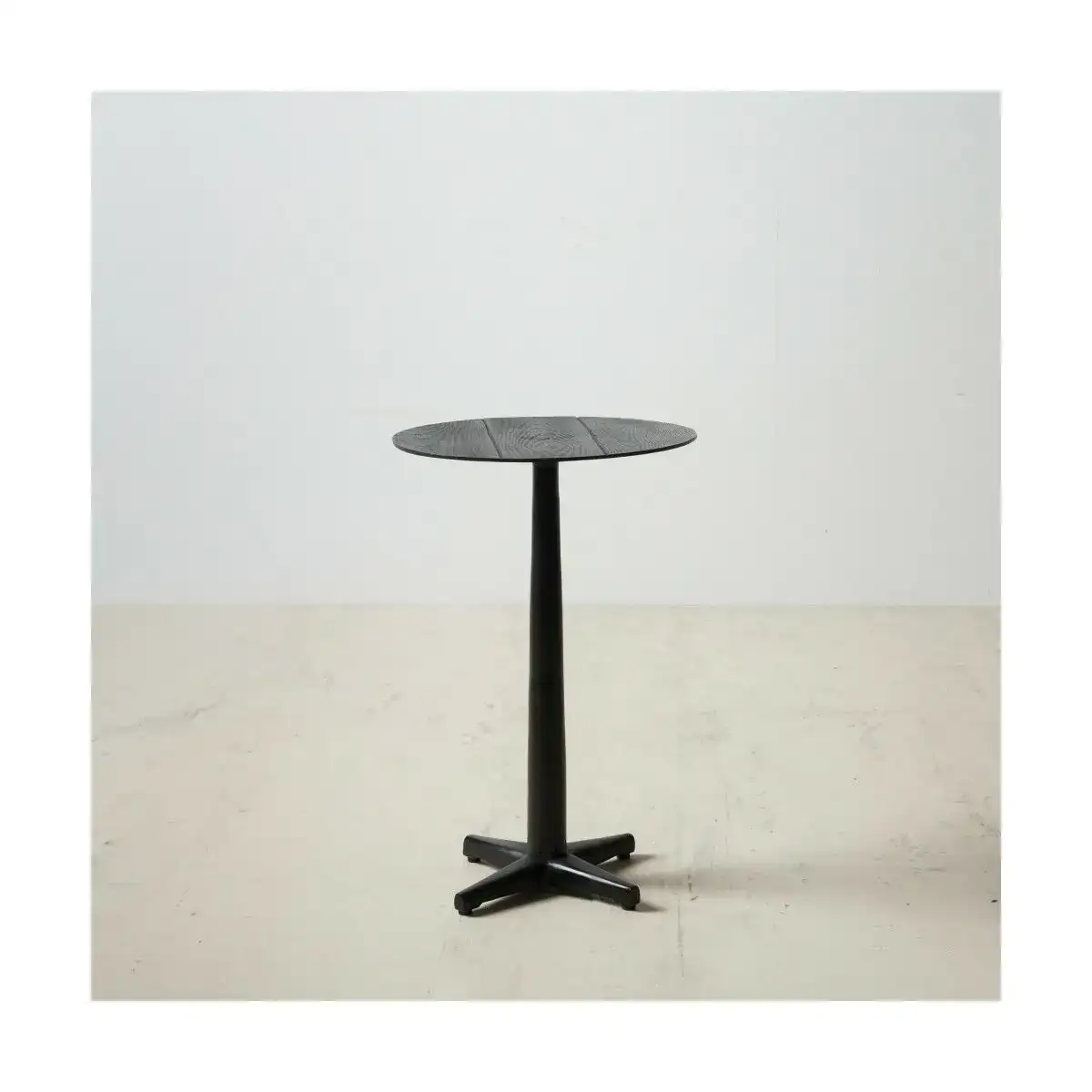 Table d appoint 59 x 40 x 40 cm noir aluminium_7332. DIAYTAR COTE D'IVOIRE - L'Univers de l'Élégance Accessible. Plongez dans notre catalogue et choisissez des produits qui allient sophistication et accessibilité pour un shopping exquis.