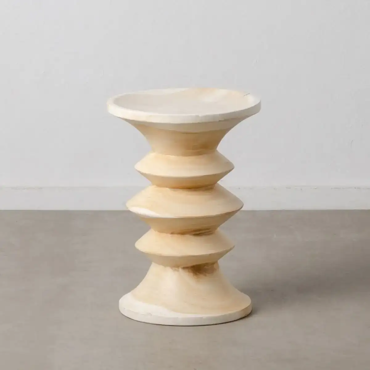 Table d appoint bois blanc 40 x 40 x 55 cm_4960. Bienvenue sur DIAYTAR COTE D'IVOIRE - Où Chaque Détail compte. Plongez dans notre univers et choisissez des produits qui ajoutent de l'éclat et de la joie à votre quotidien.