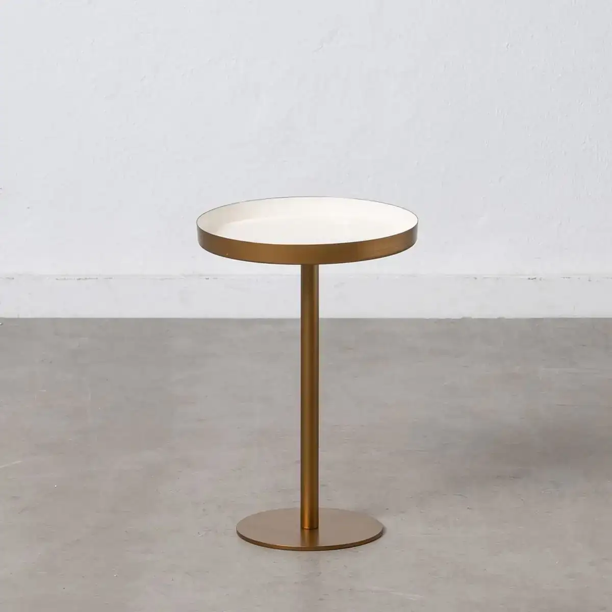 Table d appoint dore blanc fer 30 x 30 x 44 cm_6151. DIAYTAR COTE D'IVOIRE - L'Art du Shopping Éclairé. Parcourez notre catalogue et choisissez parmi des produits de qualité qui satisferont vos besoins et votre style.