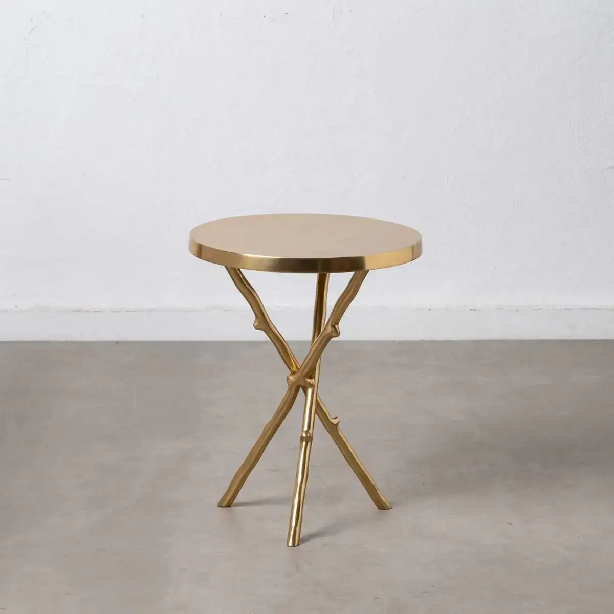 Table d appoint dore metal aluminium 41 x 41 x 52 cm_7006. DIAYTAR COTE D'IVOIRE - Là où la Diversité Rencontre la Qualité. Parcourez notre gamme complète et trouvez des produits qui incarnent la richesse et l'unicité du Côte d'Ivoire.