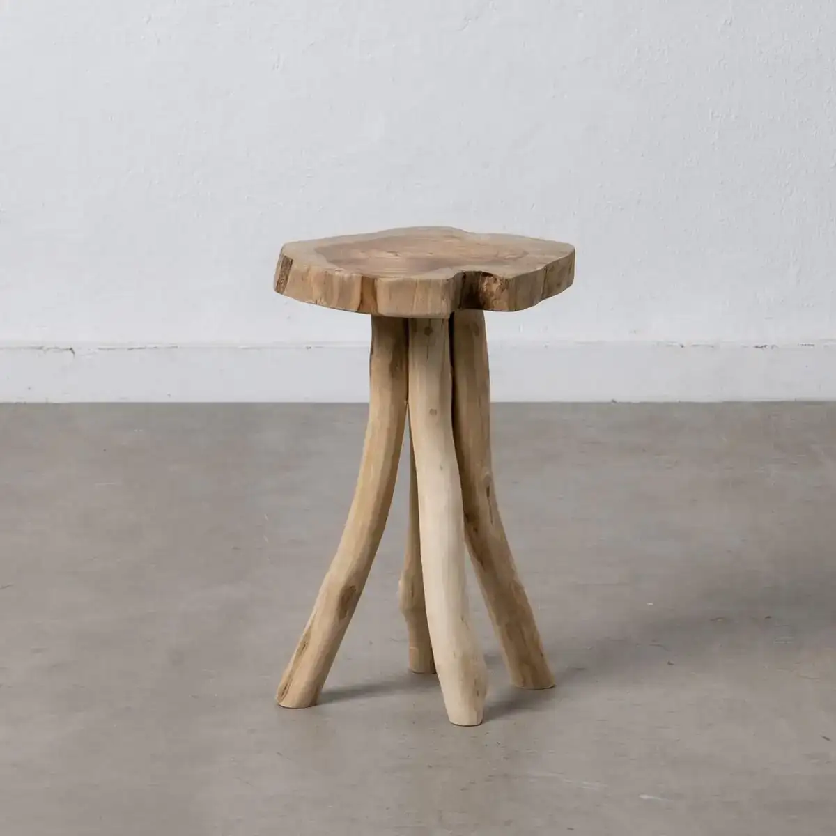 Table d appoint naturel bois de teck 30 x 30 x 46 cm_5069. Découvrez DIAYTAR COTE D'IVOIRE - Où l'Élégance Rencontre la Variété. Parcourez notre collection et trouvez des trésors cachés qui ajoutent une touche de sophistication à votre vie quotidienne.
