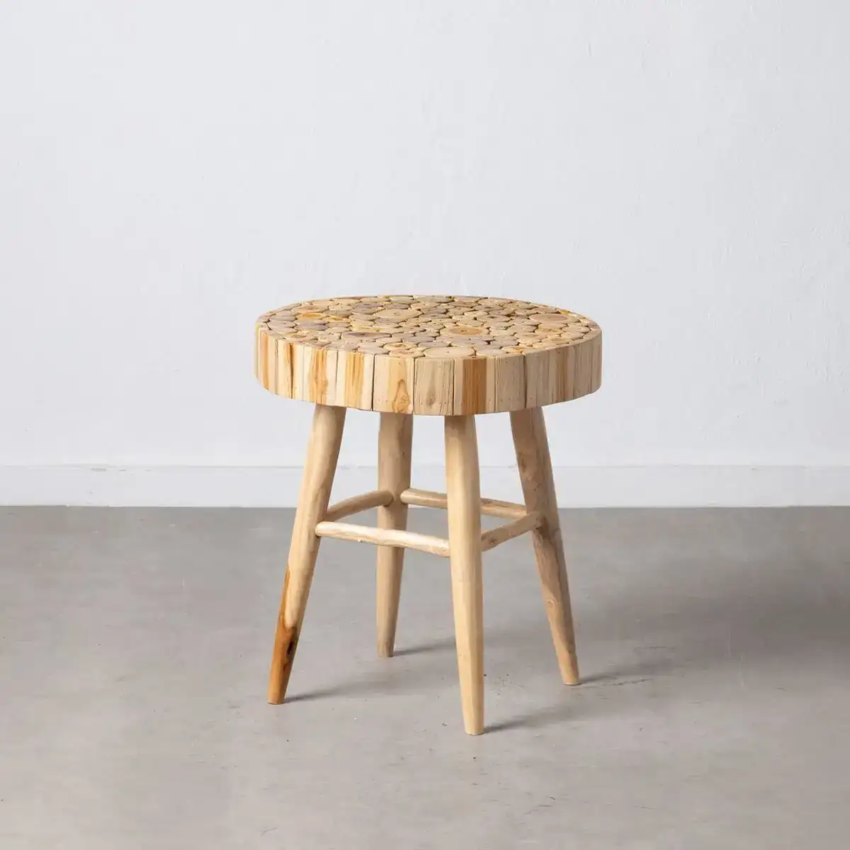 Table d appoint naturel bois de teck 50 x 50 x 55 cm_9618. DIAYTAR COTE D'IVOIRE - Votre Portail Vers l'Exclusivité. Explorez notre boutique en ligne pour trouver des produits uniques et exclusifs, conçus pour les amateurs de qualité.