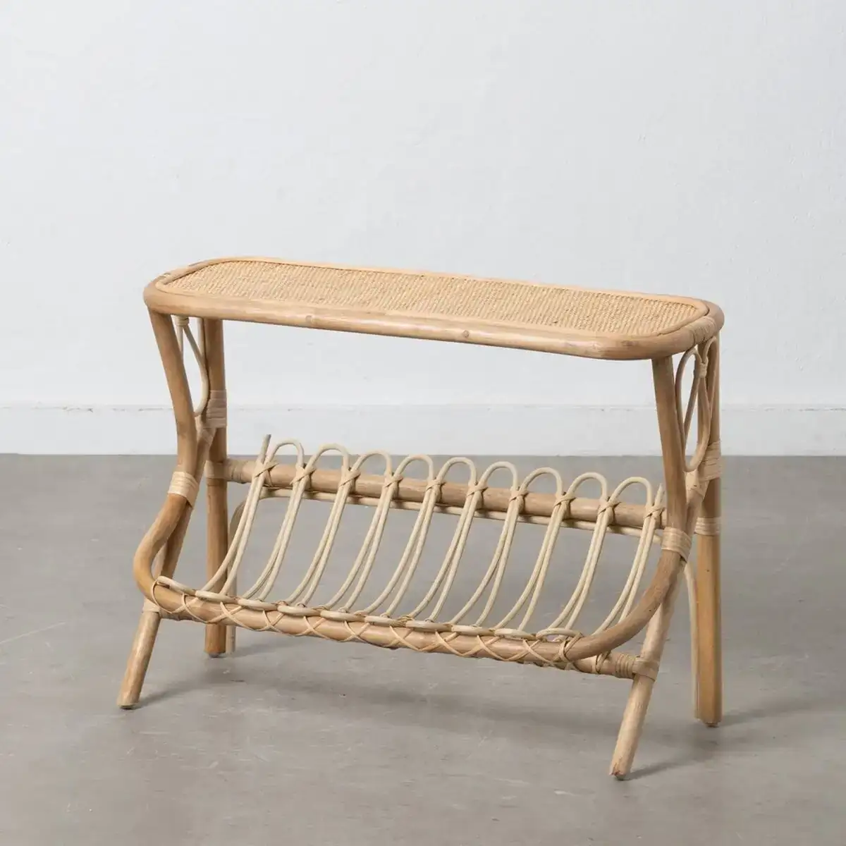 Table d appoint ratan 70 x 30 x 50 cm naturel_2359. Bienvenue chez DIAYTAR COTE D'IVOIRE - Où Chaque Article Est une Découverte. Naviguez à travers nos offres et laissez-vous surprendre par des trésors cachés qui enrichiront votre vie.